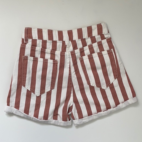 Vintage High Rise Mom Jeans Shorts Urban Planet 3 - Picture 3 of 6